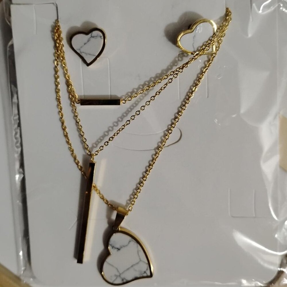 white gold harts- PENDANT NECKLESS AND EARRING SET GOLDEN TONE